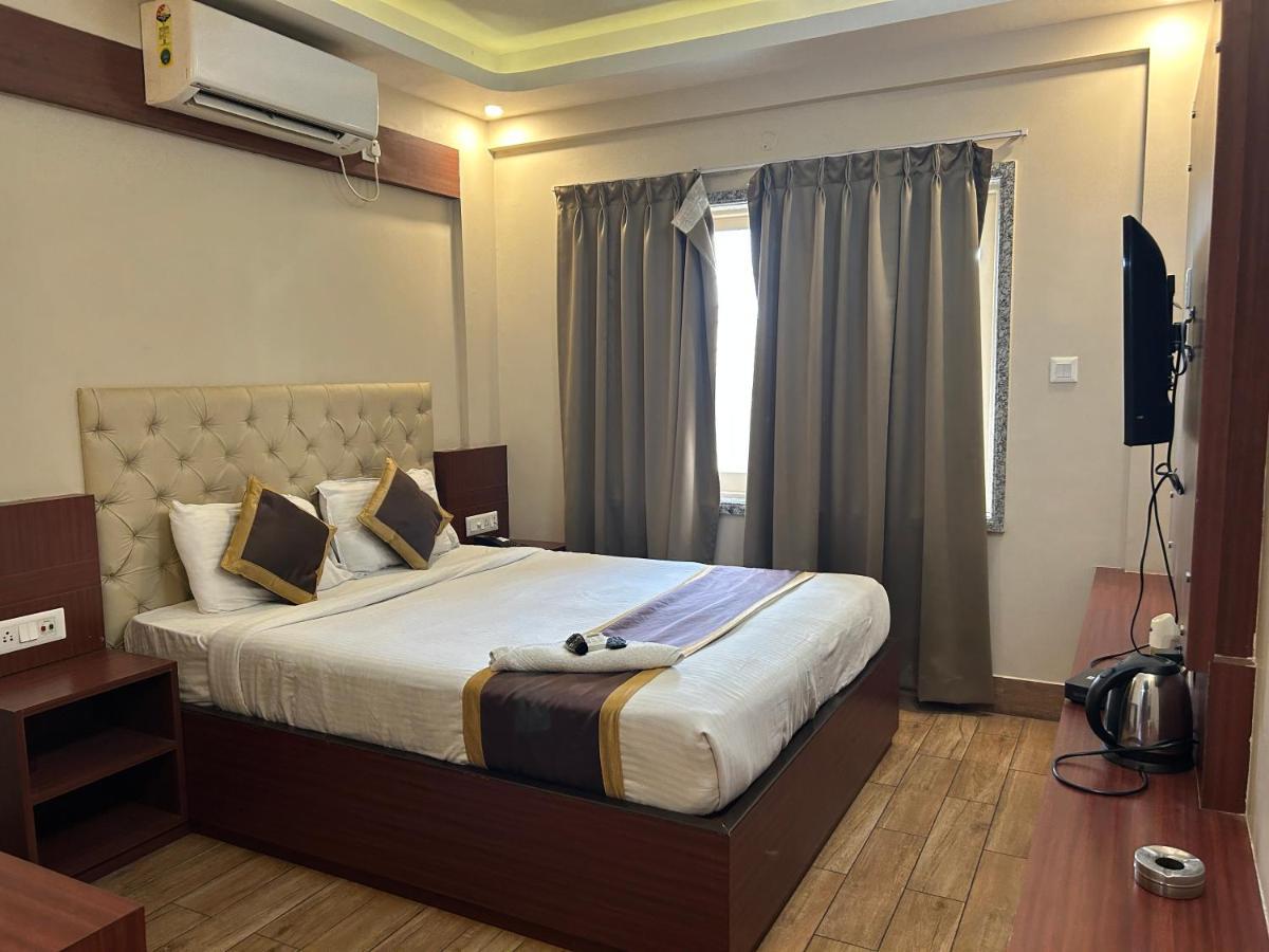 The Aster Enclave Hotel Calcutta  Esterno foto